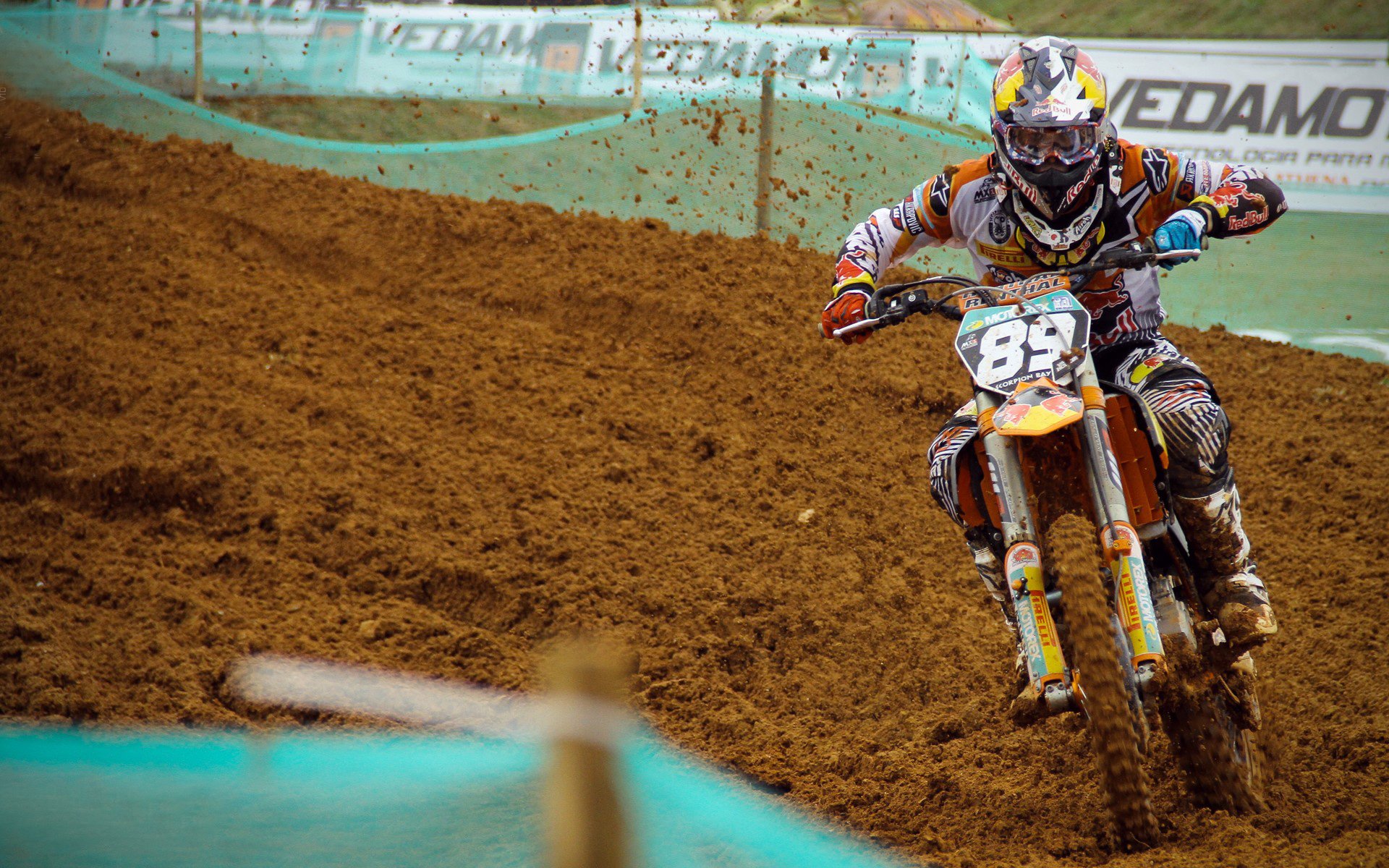 开云体育中国官网-_新能源探索赛：绿色动力引领的极速体验_，绿色新能源技术应用大赛